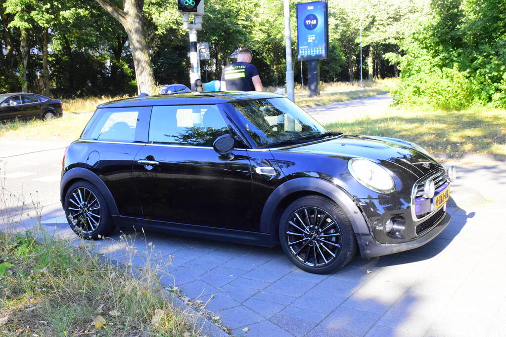 Scooterrijder gewond bij aanrijding met auto