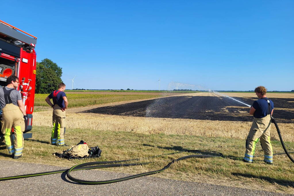 Brand verwoest groot deel akker