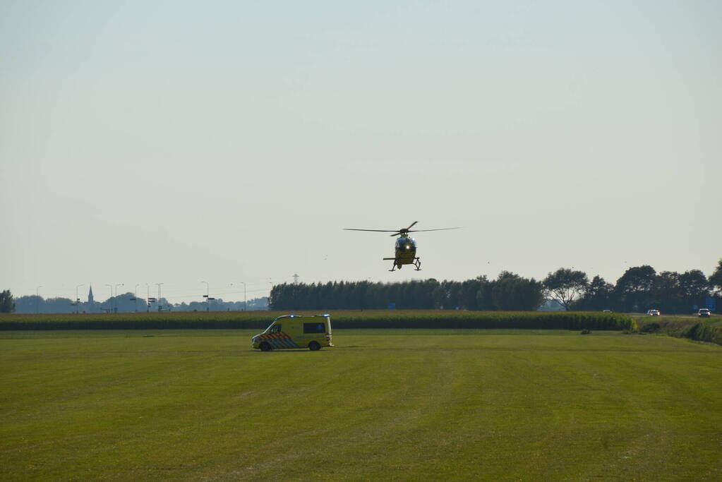 Persoon overleden na belanden in sloot bij ongeval