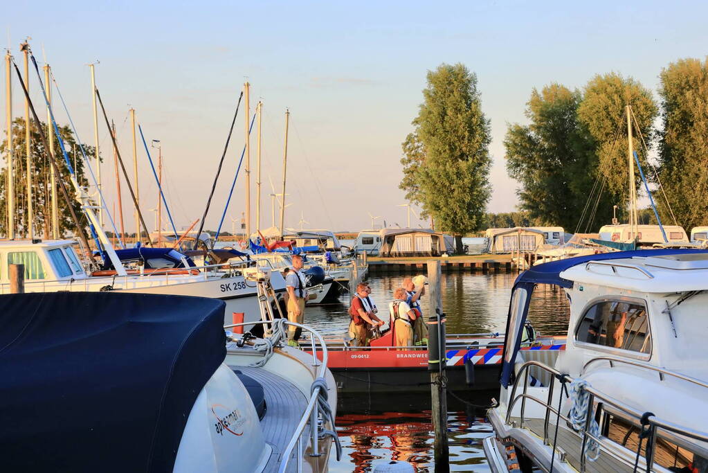 Waterscooter raakt in problemen op Eemmeer