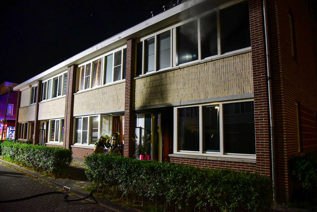 Uitslaande brand verwoest woning