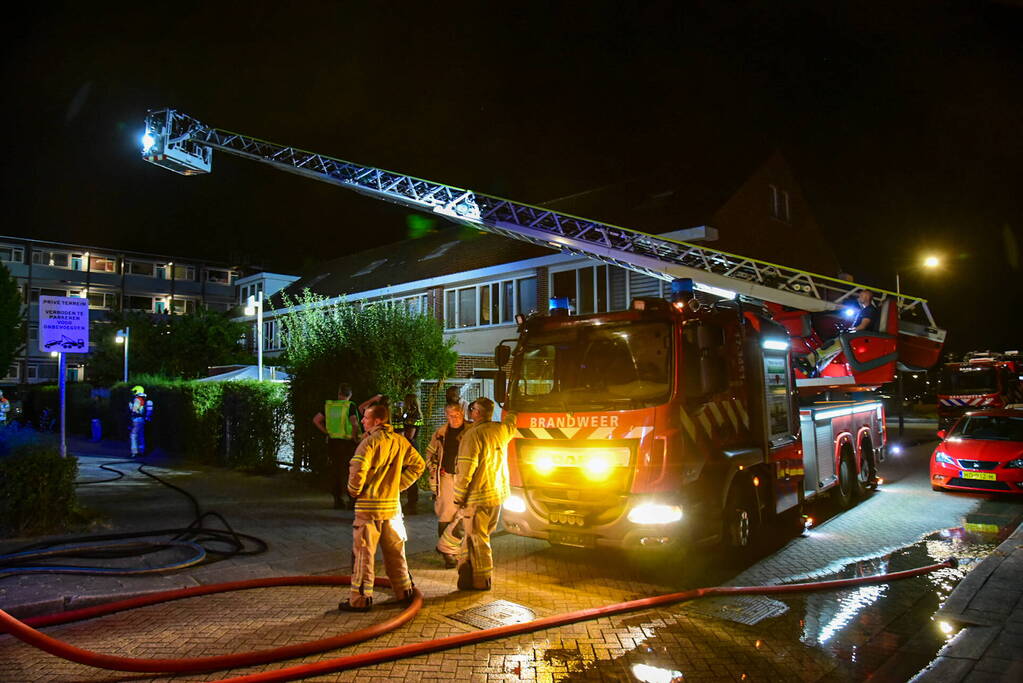 Uitslaande brand verwoest woning