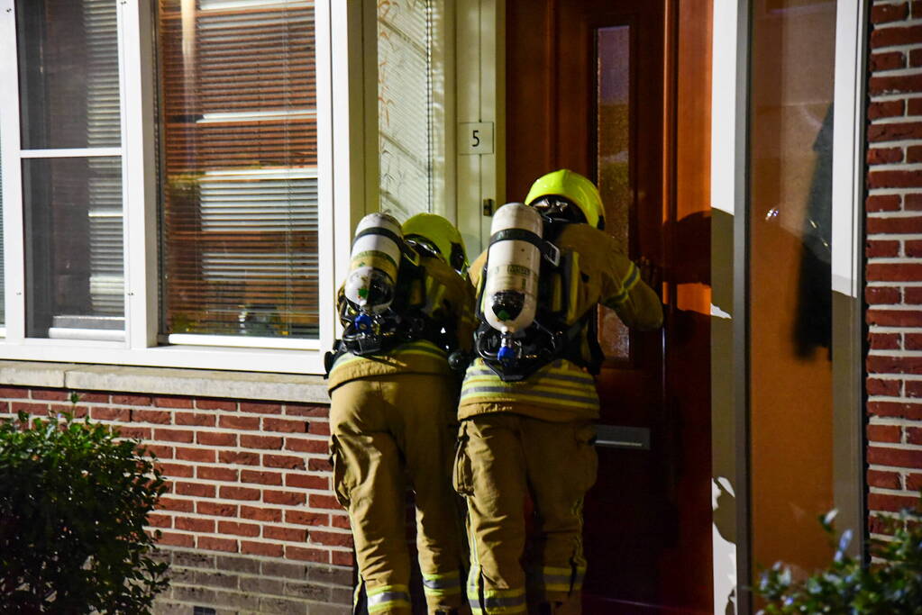 Uitslaande brand verwoest woning