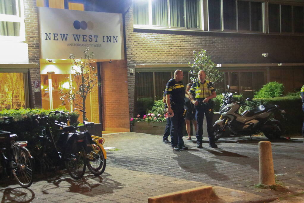 Politie doet onderzoek naar overval op hotel