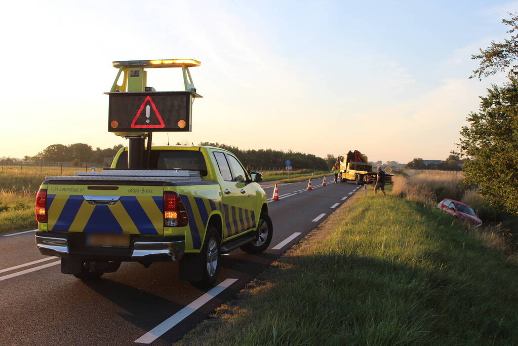 Automobilist belandt met auto te water