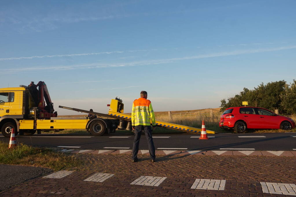 Automobilist belandt met auto te water