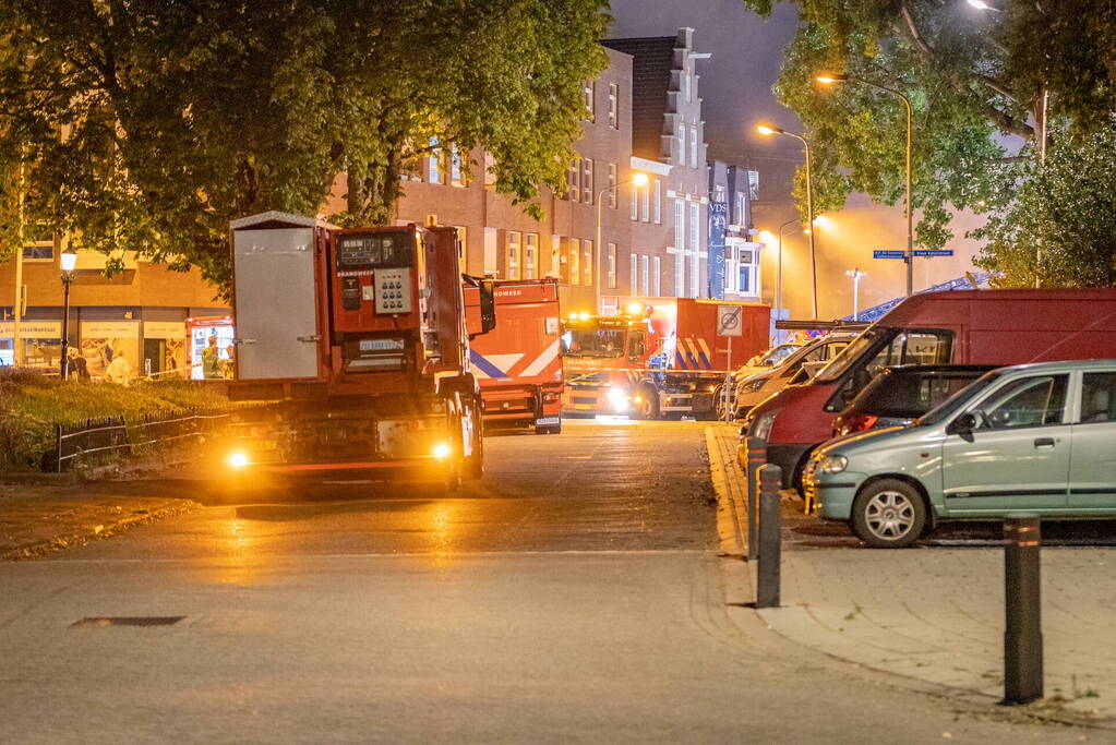 Dak kraakpand ingestort na grote brand