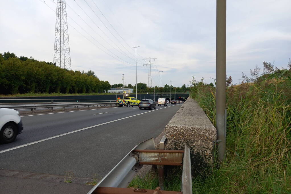 Vlaketunnel deels afgesloten door kettingbotsing