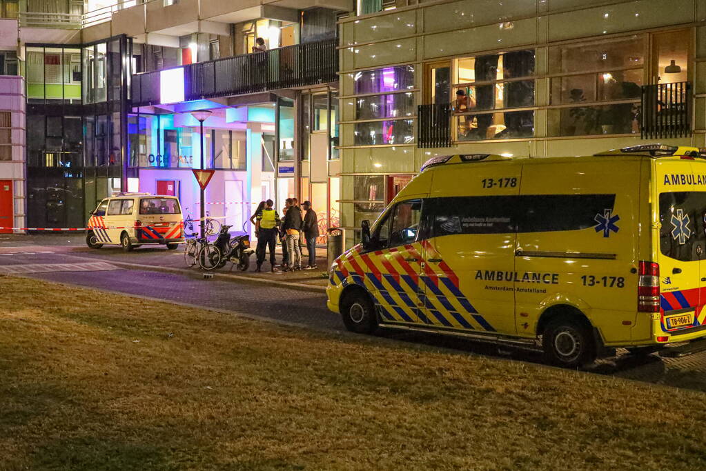 Woning in Bijlmer onder vuur genomen na vechtpartij