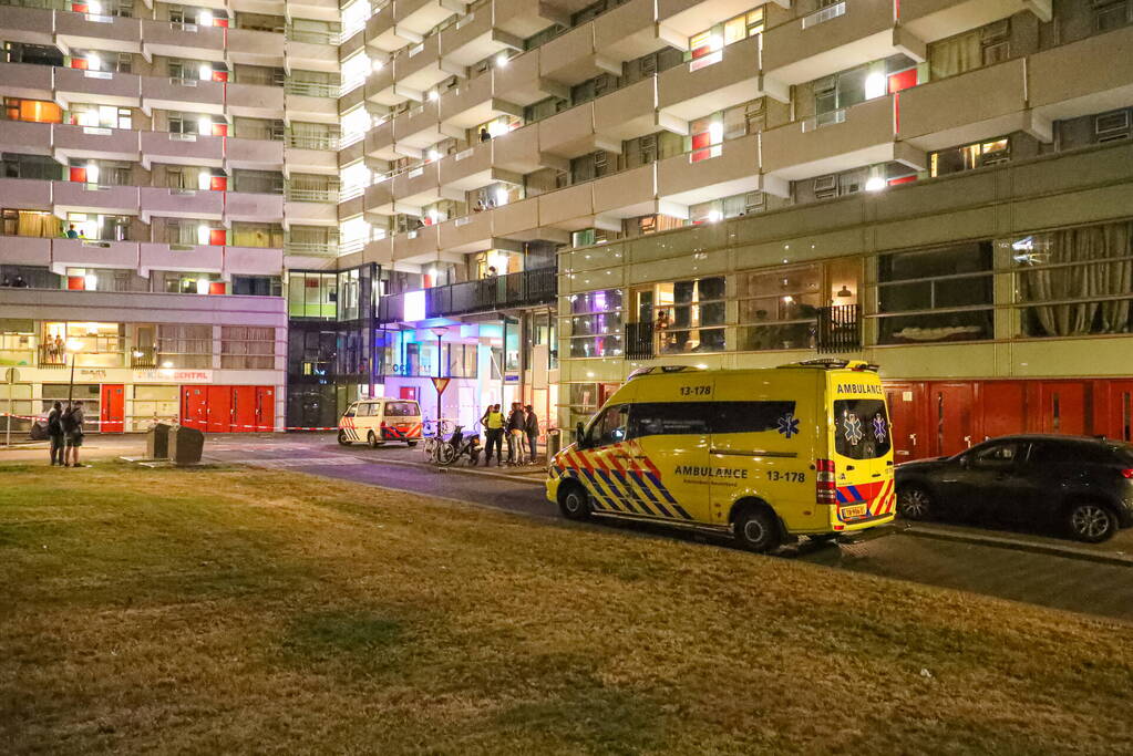 Woning in Bijlmer onder vuur genomen na vechtpartij