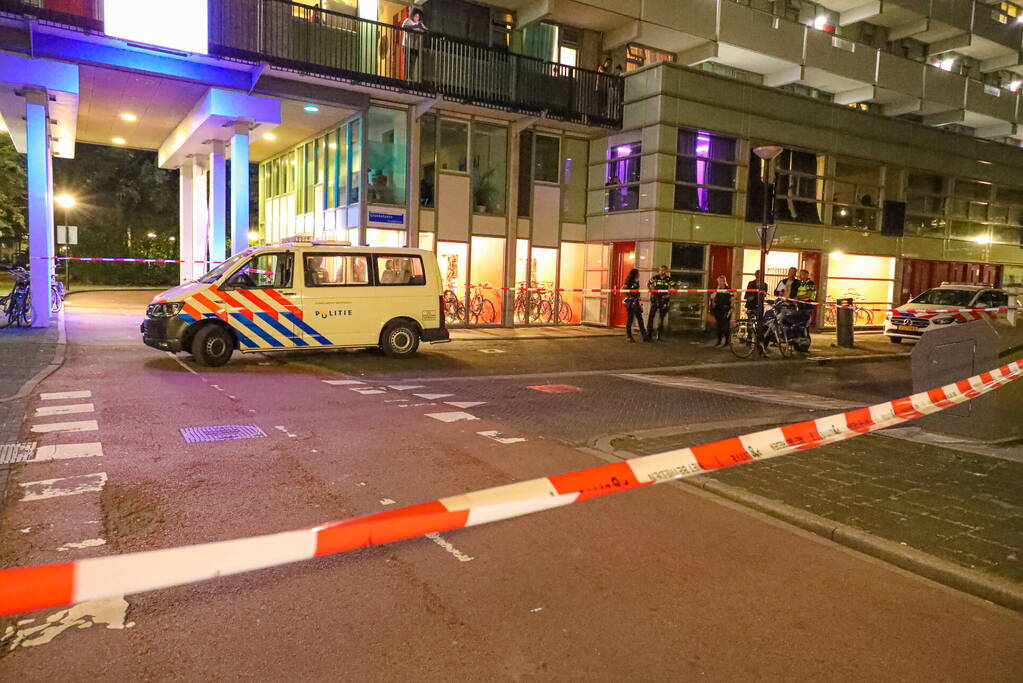 Woning in Bijlmer onder vuur genomen na vechtpartij