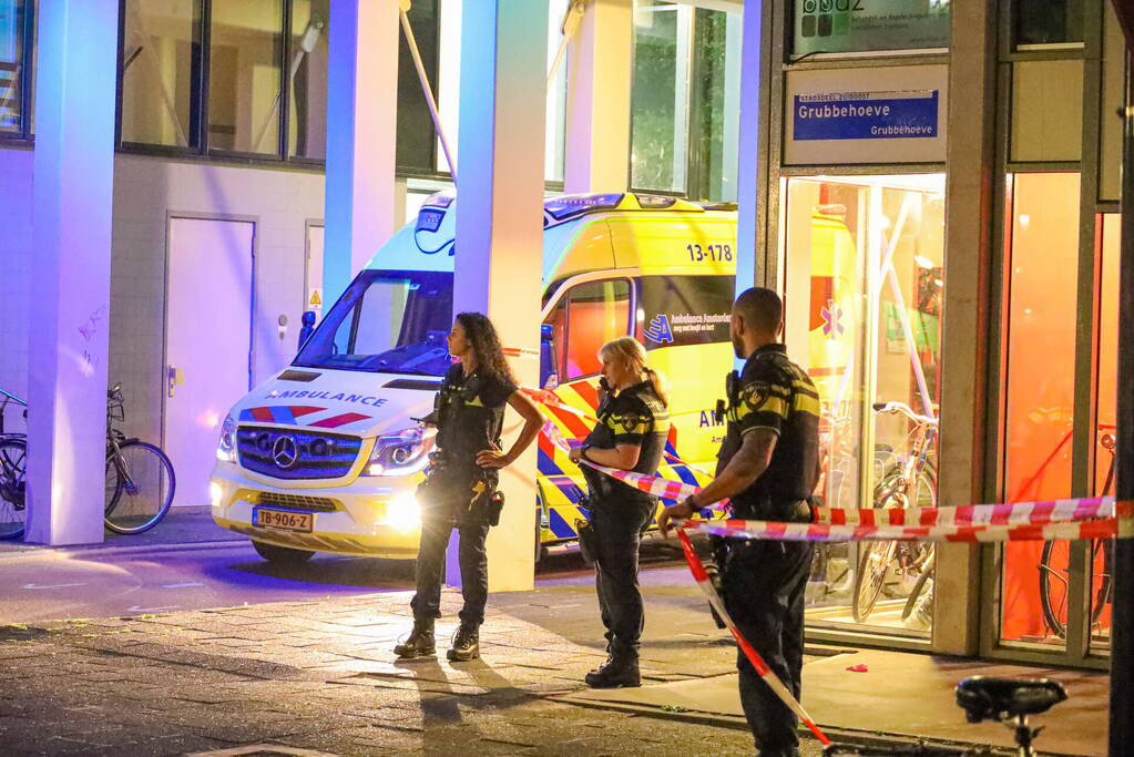 Woning in Bijlmer onder vuur genomen na vechtpartij