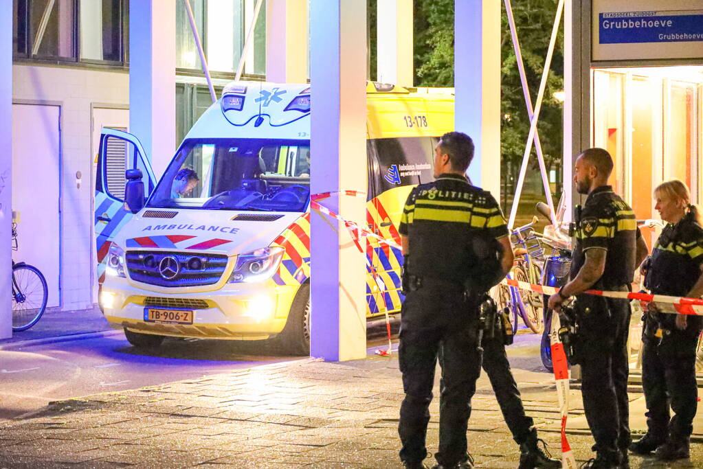 Woning in Bijlmer onder vuur genomen na vechtpartij