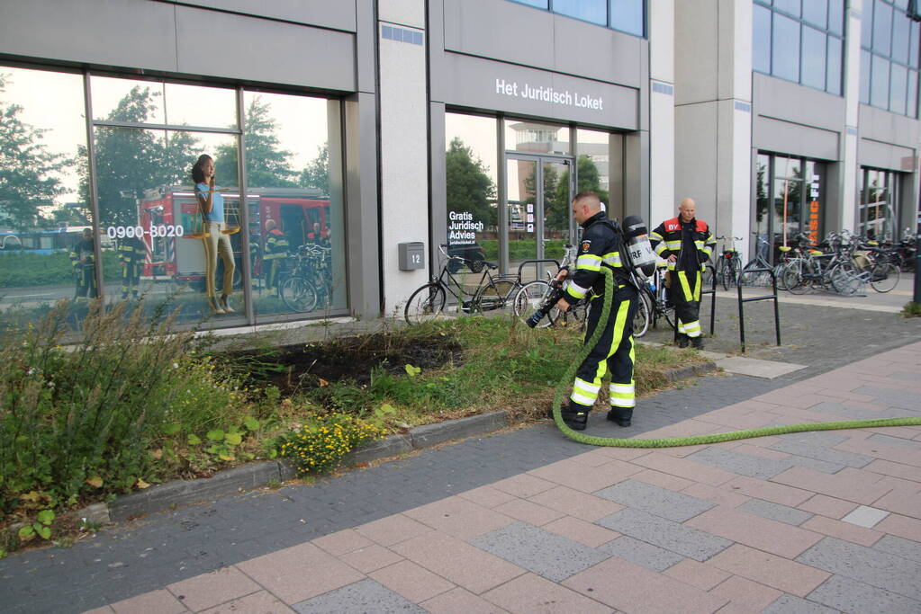 Brand in bloemenperk snel geblust