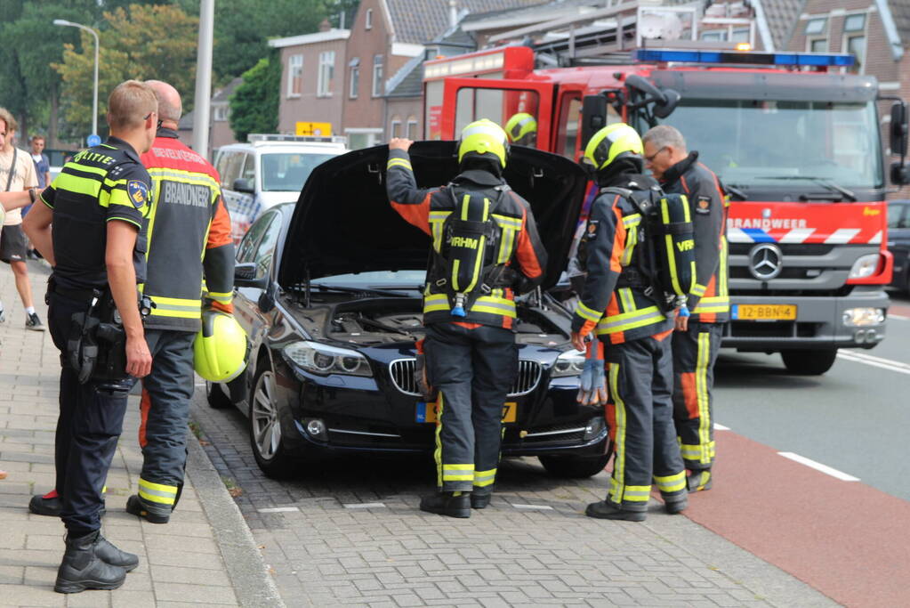 Brand in auto blijkt lek in koelvloeistoftank