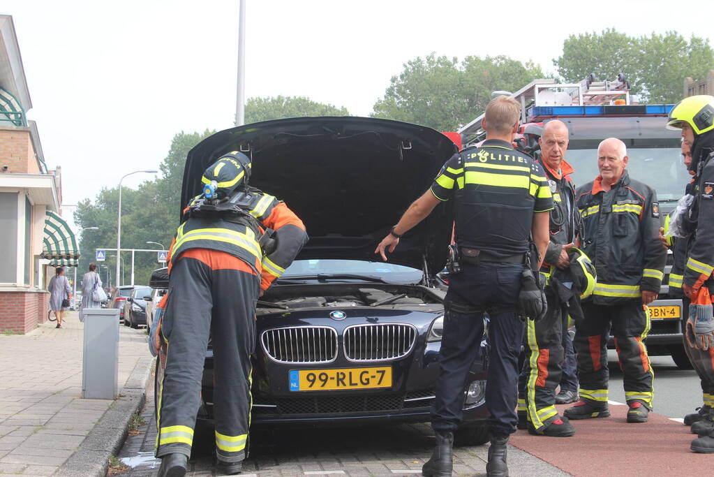 Brand in auto blijkt lek in koelvloeistoftank
