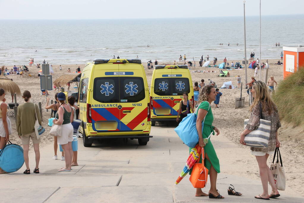 Persoon overleden bij incident op strand