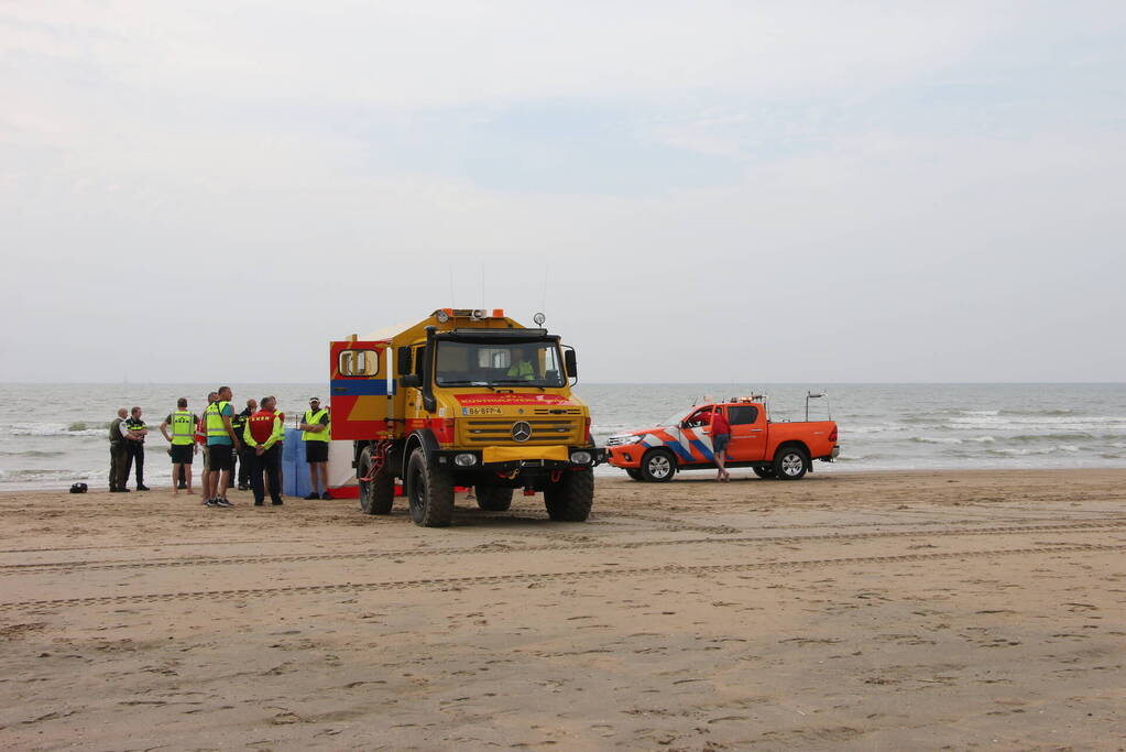 Persoon overleden bij incident op strand