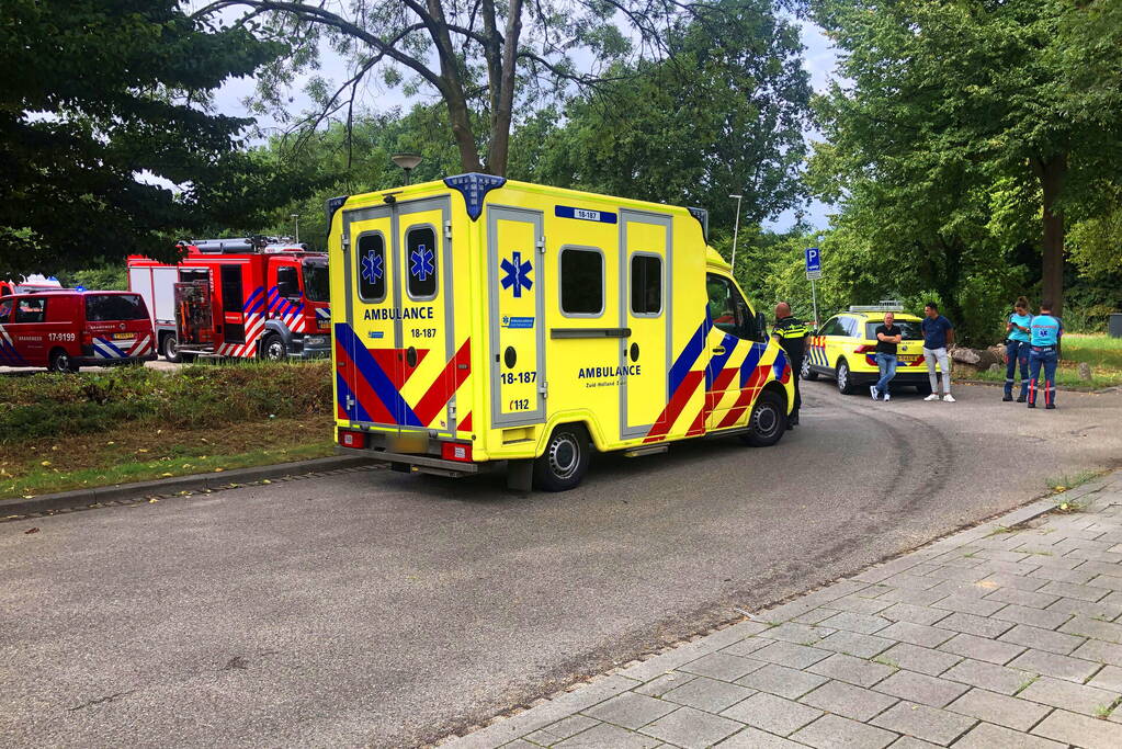 Pallet met accu's in laadbak omgevallen