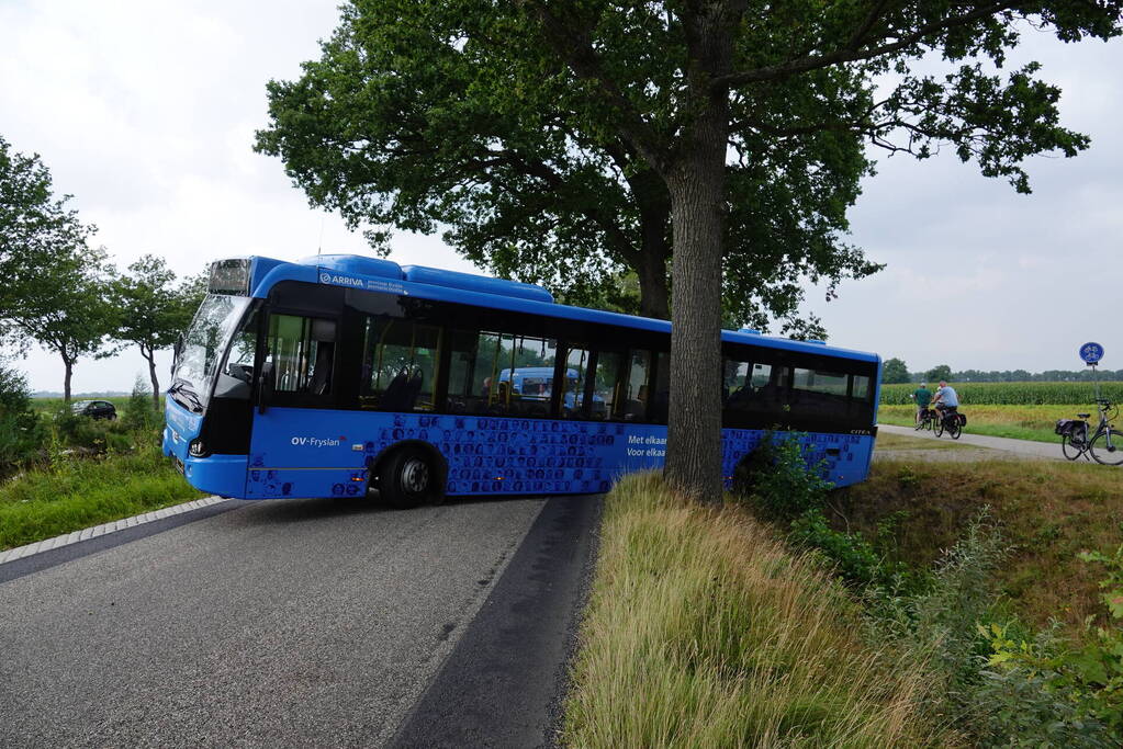 Buschauffeur van Arriva maakt inschattingsfout