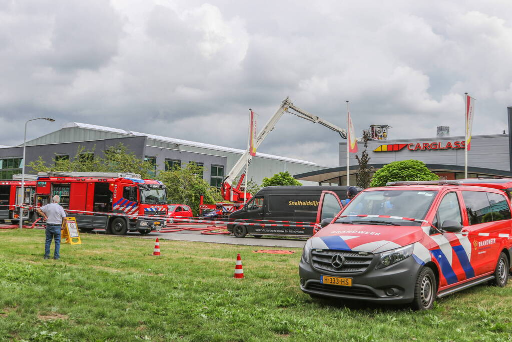 Zeer grote brand in bedrijfsverzamelgebouw