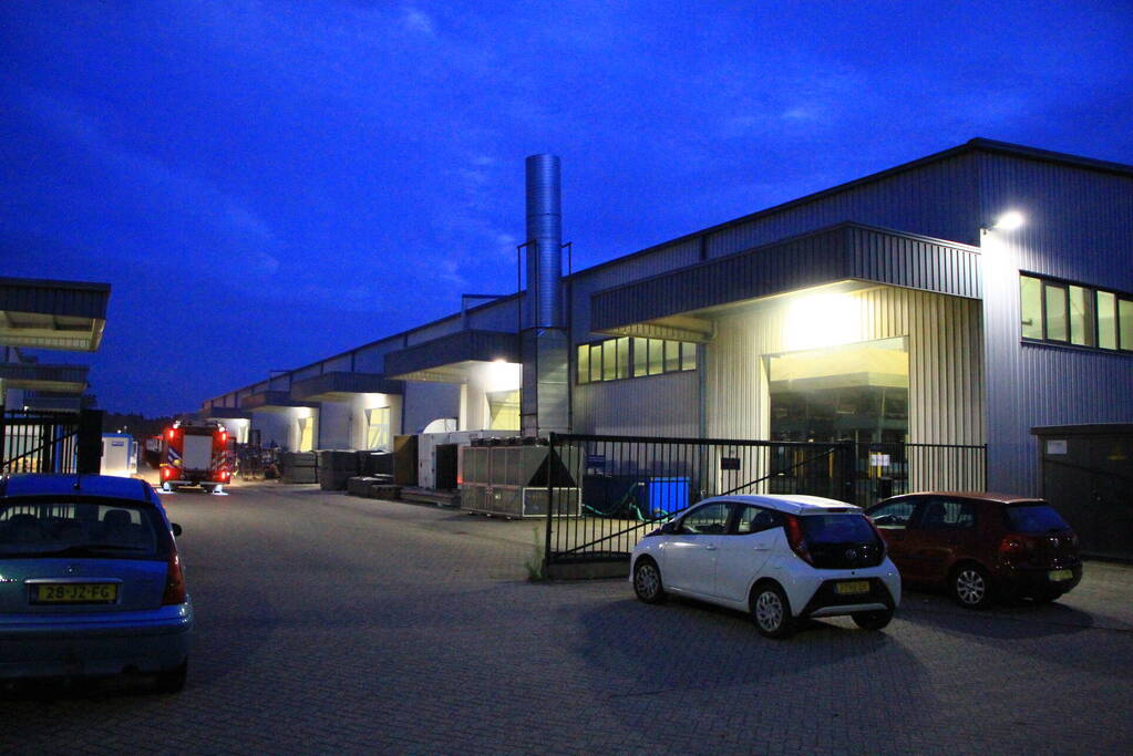 Veel rookontwikkeling na brand in loods