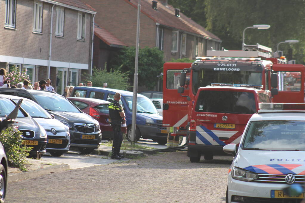 Woning zwartgeblakerd vanwege brand in keuken
