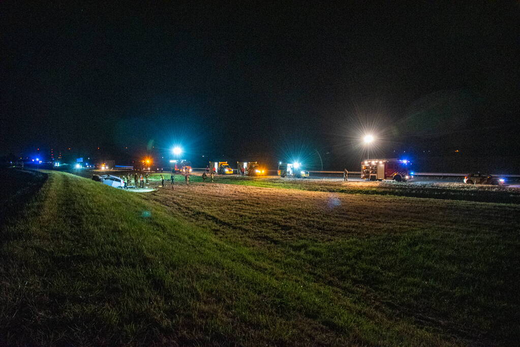 Dode en twee aanhoudingen bij ernstig verkeersongeval