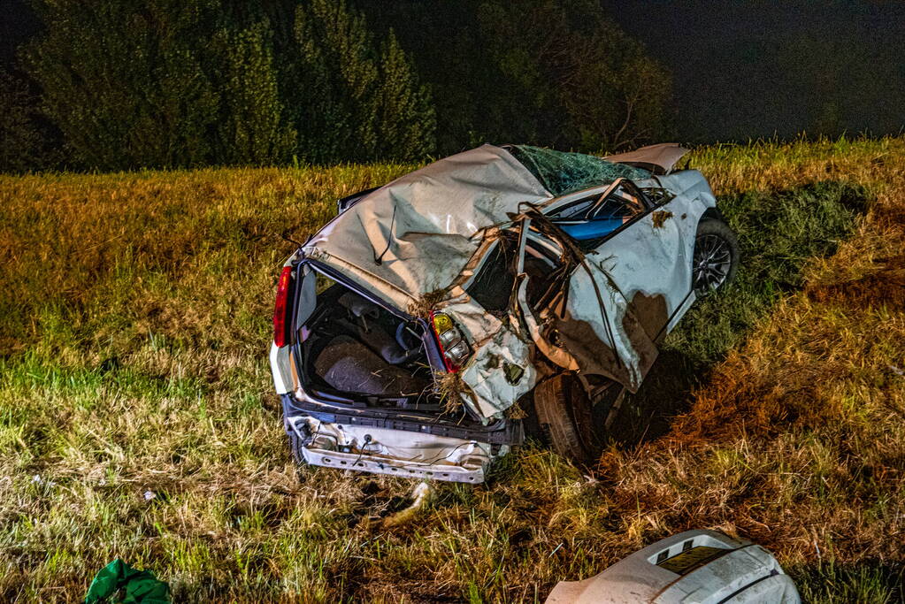 Dode en twee aanhoudingen bij ernstig verkeersongeval