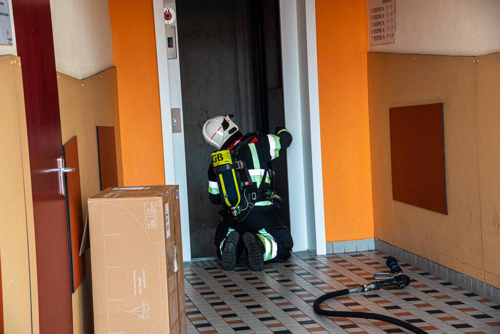 Brand in liftmachinekamer snel geblust