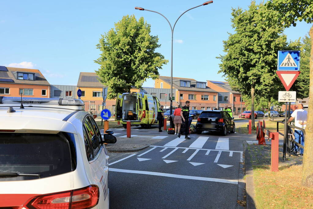 Overstekende fietsster ernstig gewond bij aanrijding