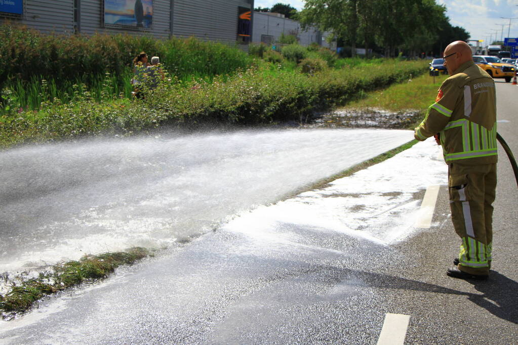 Flinke verkeershinder na bermbrand