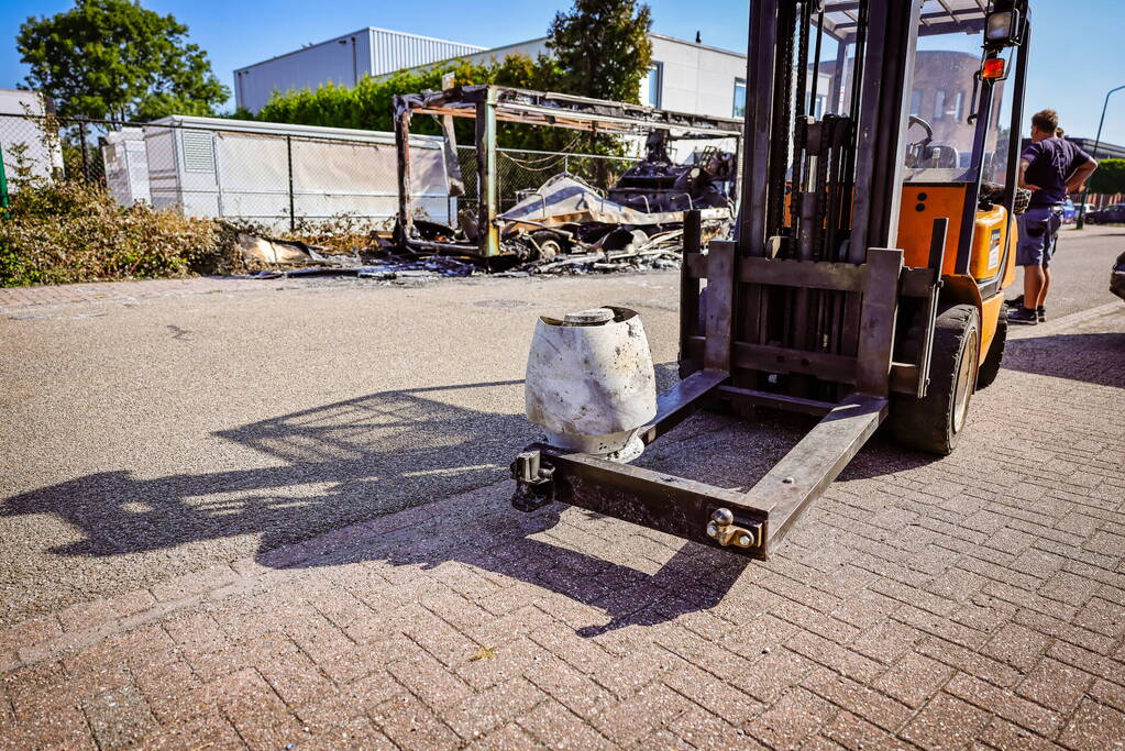 Te koop staande viskraam volledig uitgebrand