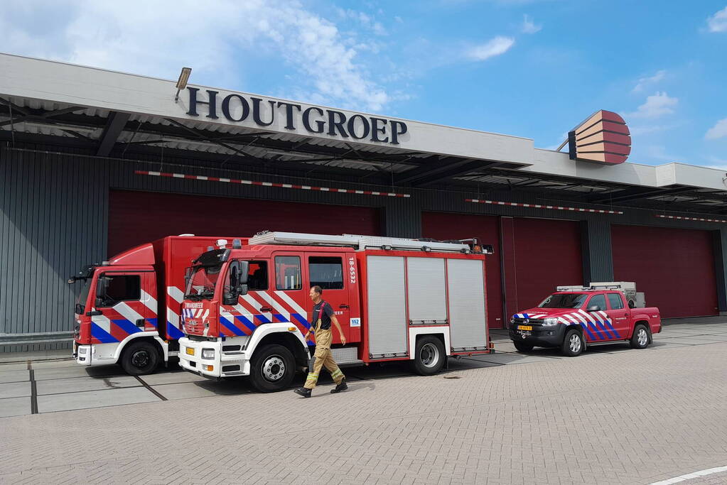 Brand in loods op bedrijventerrein De Groote Lindt