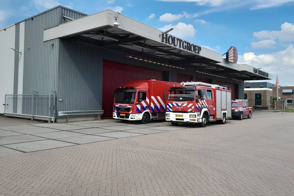 Brand in loods op bedrijventerrein De Groote Lindt