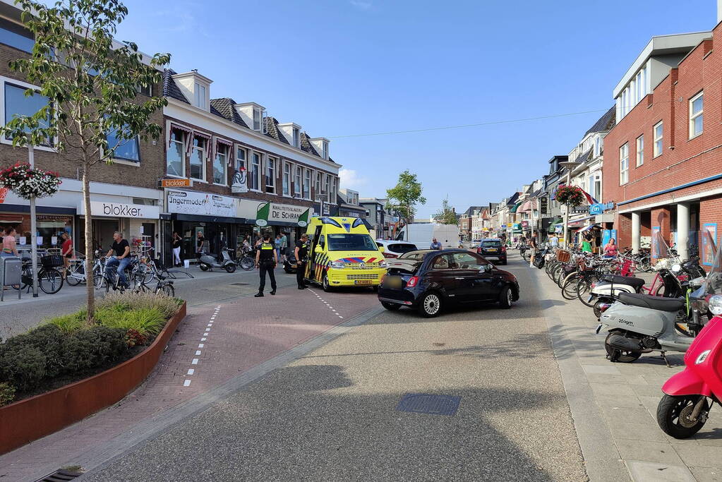 Fietsster en auto botsen op elkaar