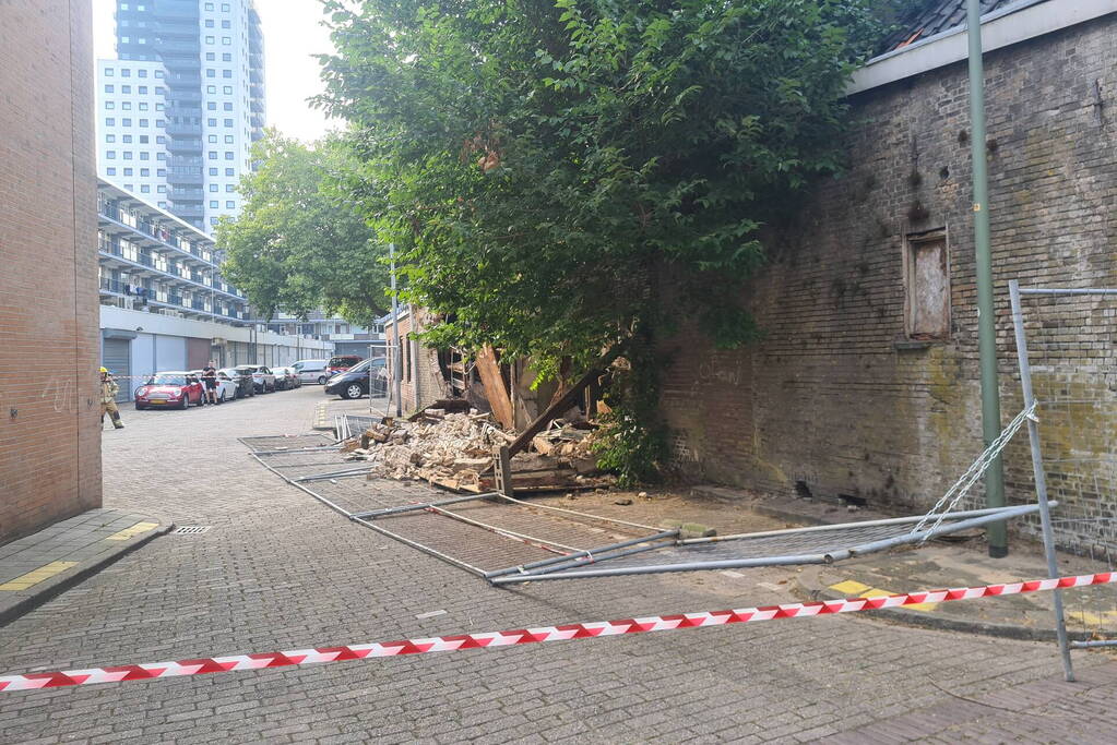 Schuur zwaar beschadigd door instorting