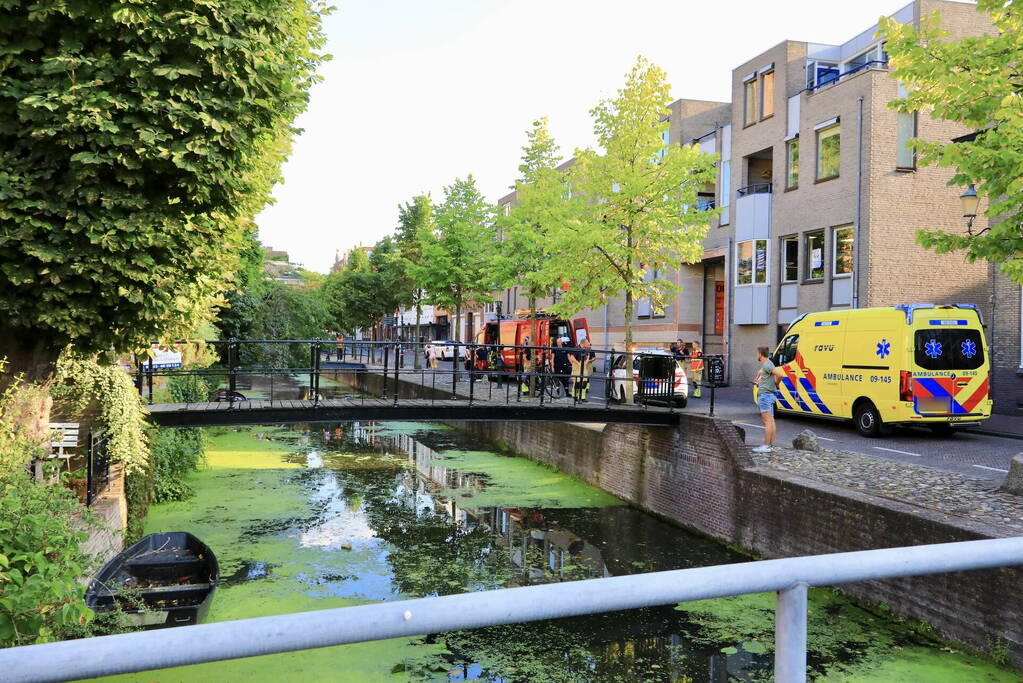 Omstanders redden te water geraakte fietser