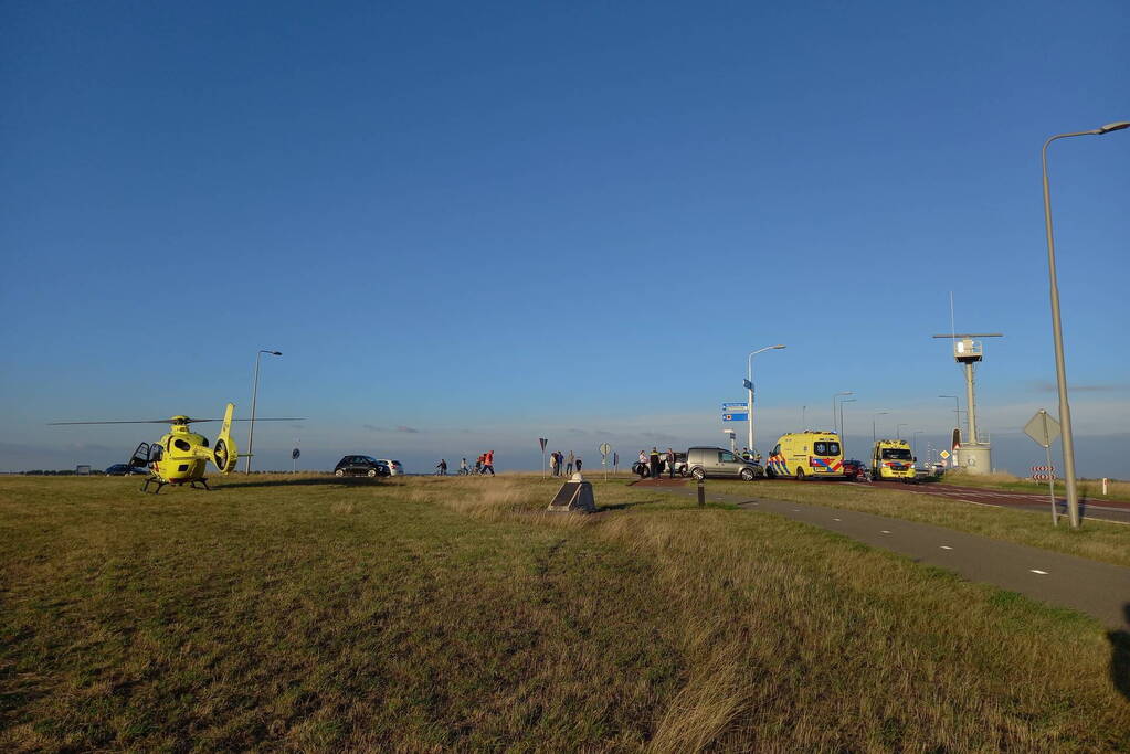 Persoon zwaargewond bij verkeersongeval