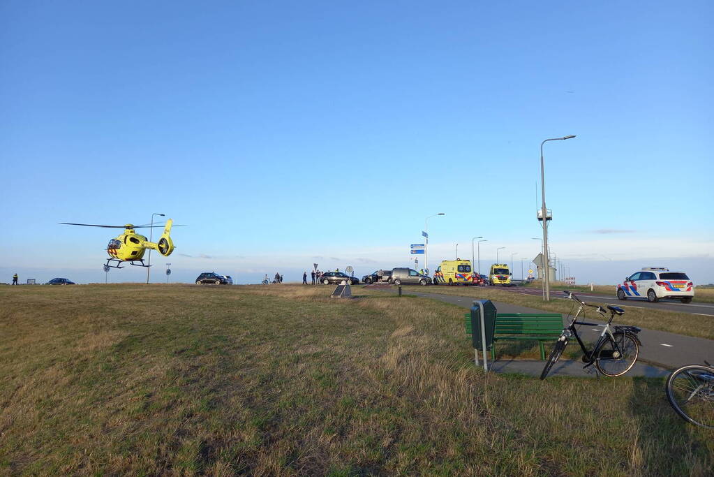 Persoon zwaargewond bij verkeersongeval