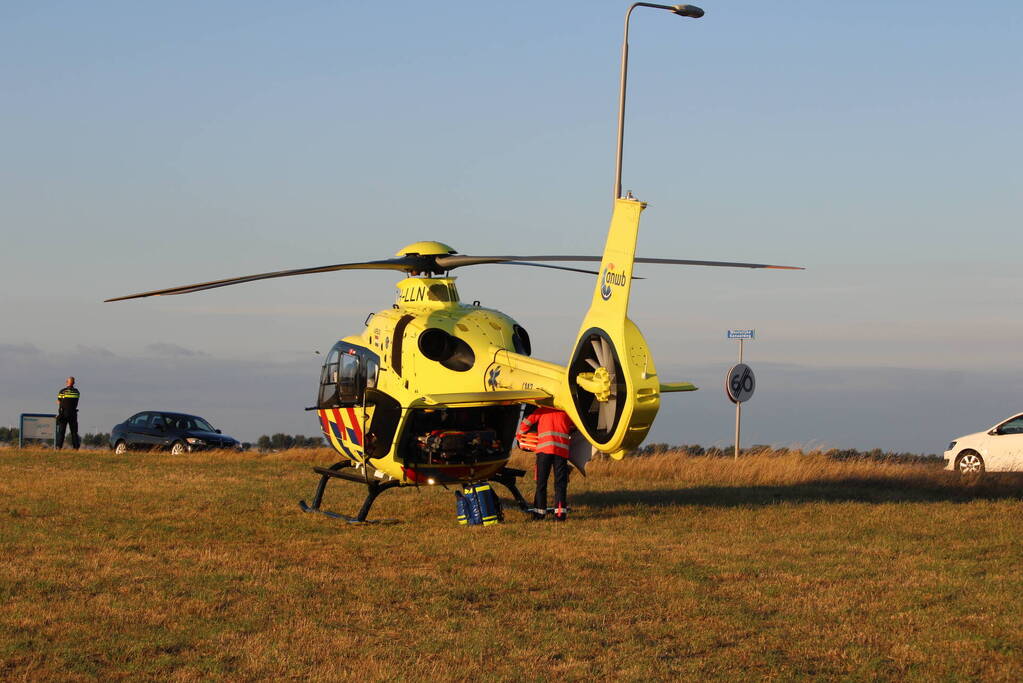 Persoon zwaargewond bij verkeersongeval