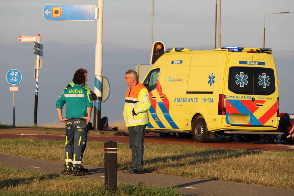 Persoon zwaargewond bij verkeersongeval