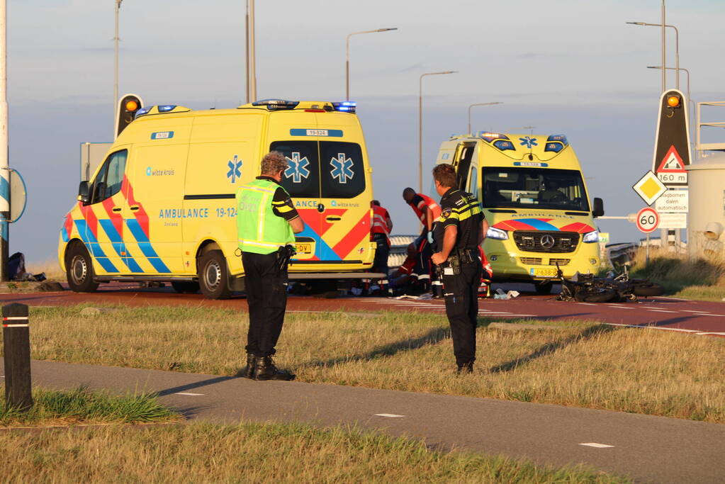 Persoon zwaargewond bij verkeersongeval