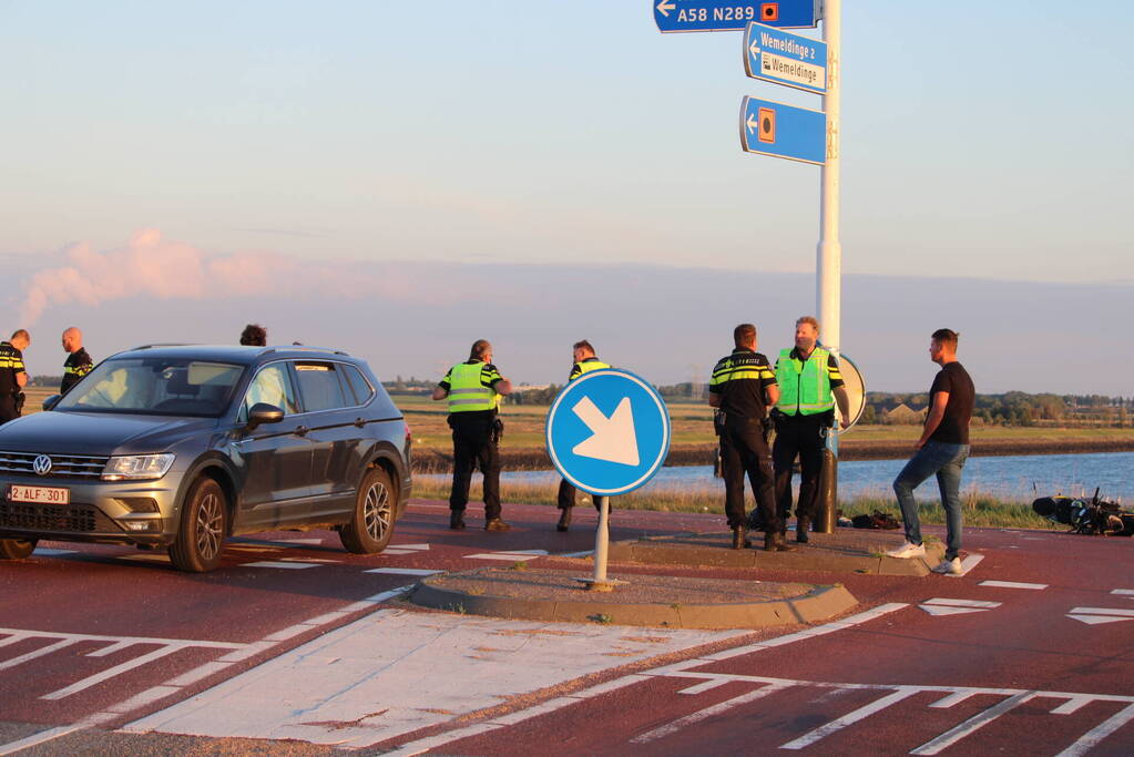 Persoon zwaargewond bij verkeersongeval