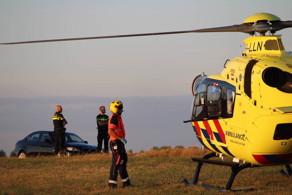 Persoon zwaargewond bij verkeersongeval