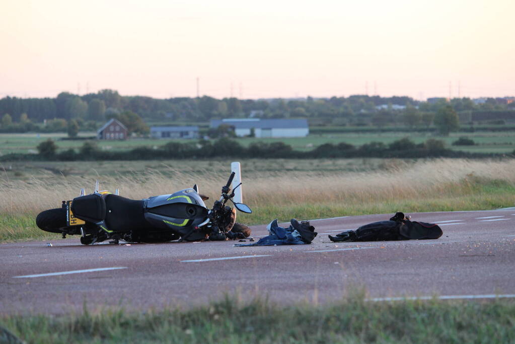 Persoon zwaargewond bij verkeersongeval