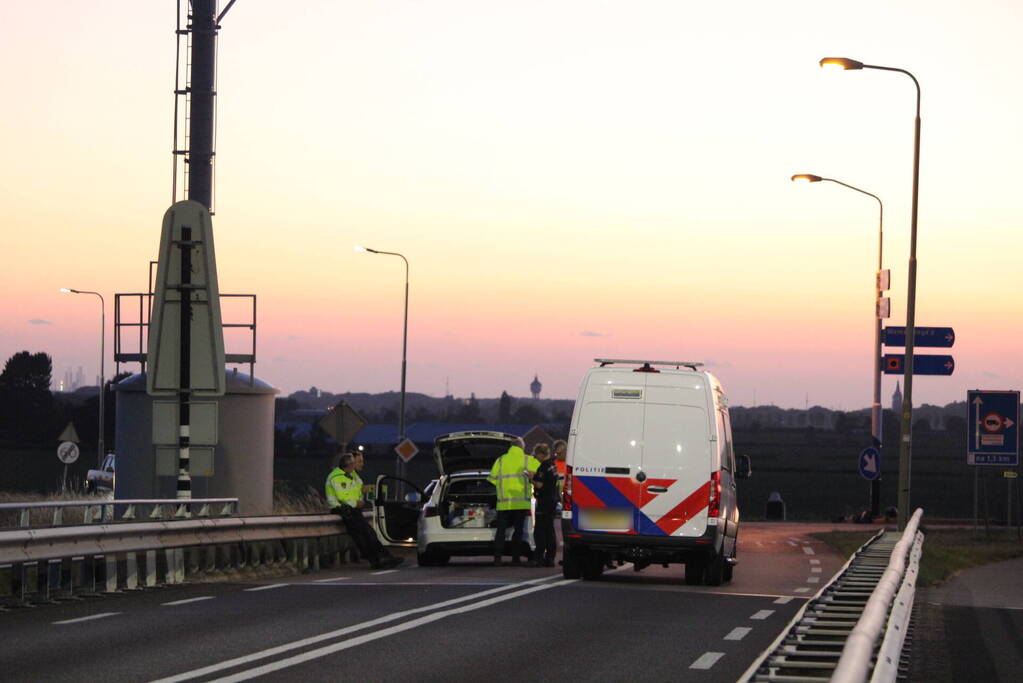 Persoon zwaargewond bij verkeersongeval
