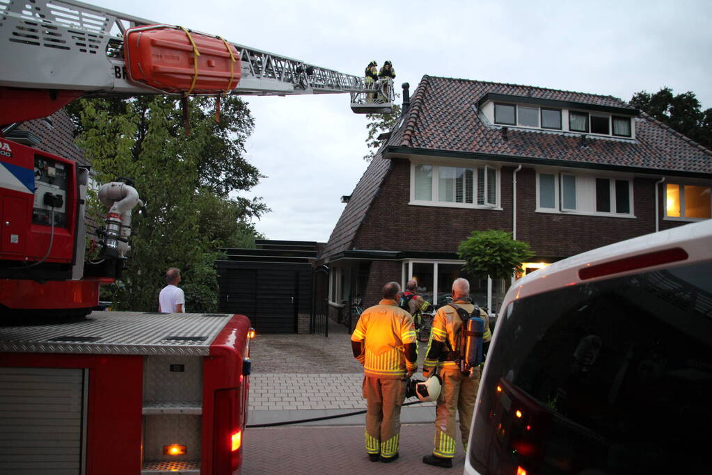 Straat afgezet vanwege brand in schoorsteen