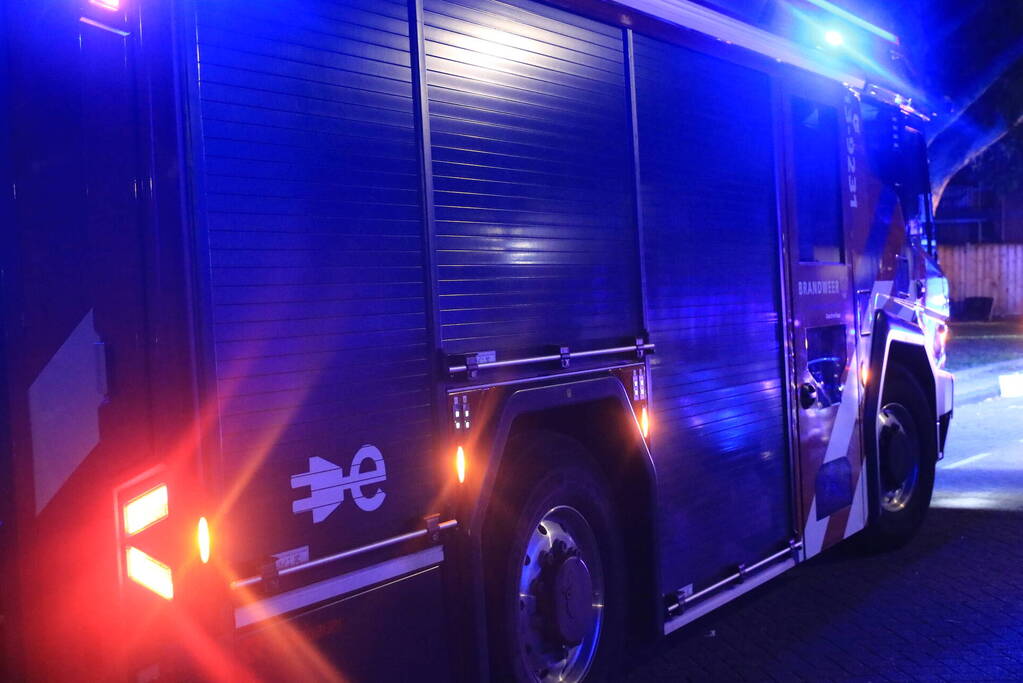 Brandweer voorkomt erger bij felle woningbrand