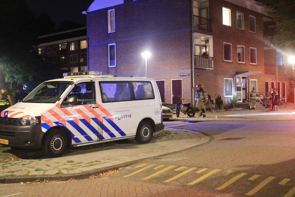 Brandweer voorkomt erger bij felle woningbrand